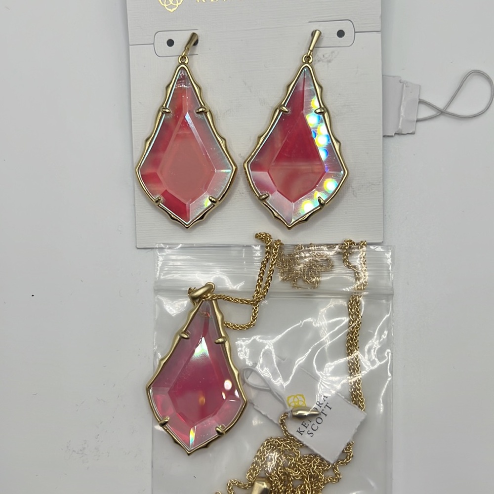 NWT KS Faceted Alex Set in Blush Dichroic